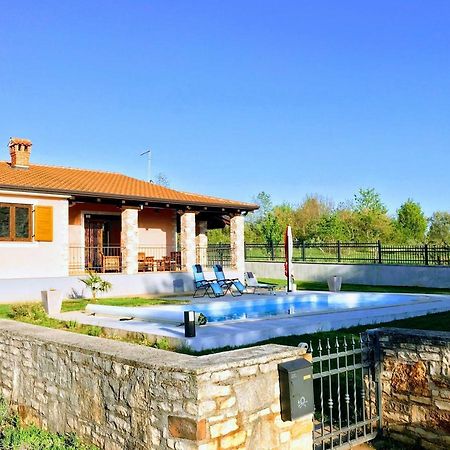 Villa Daisy Tar-Vabriga Kültér fotó