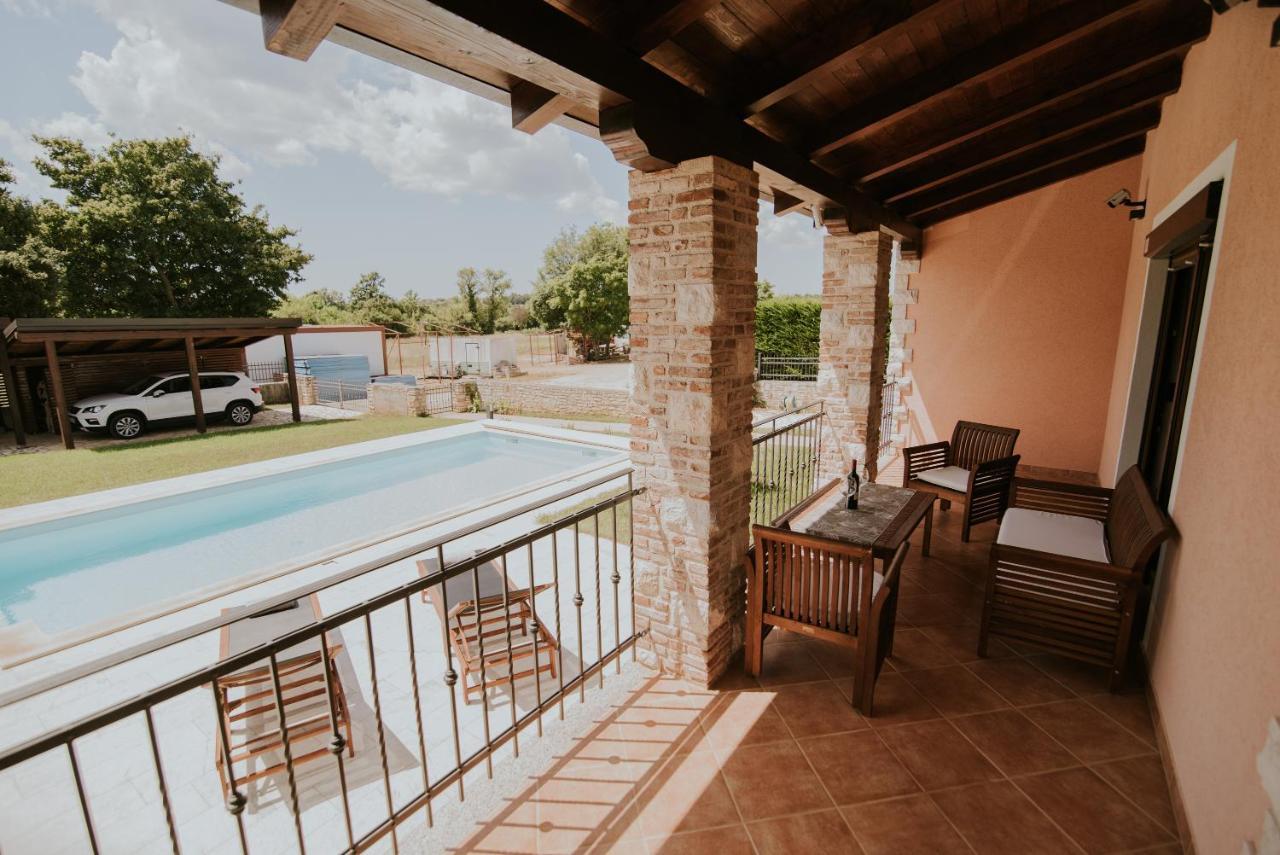 Villa Daisy Tar-Vabriga Kültér fotó