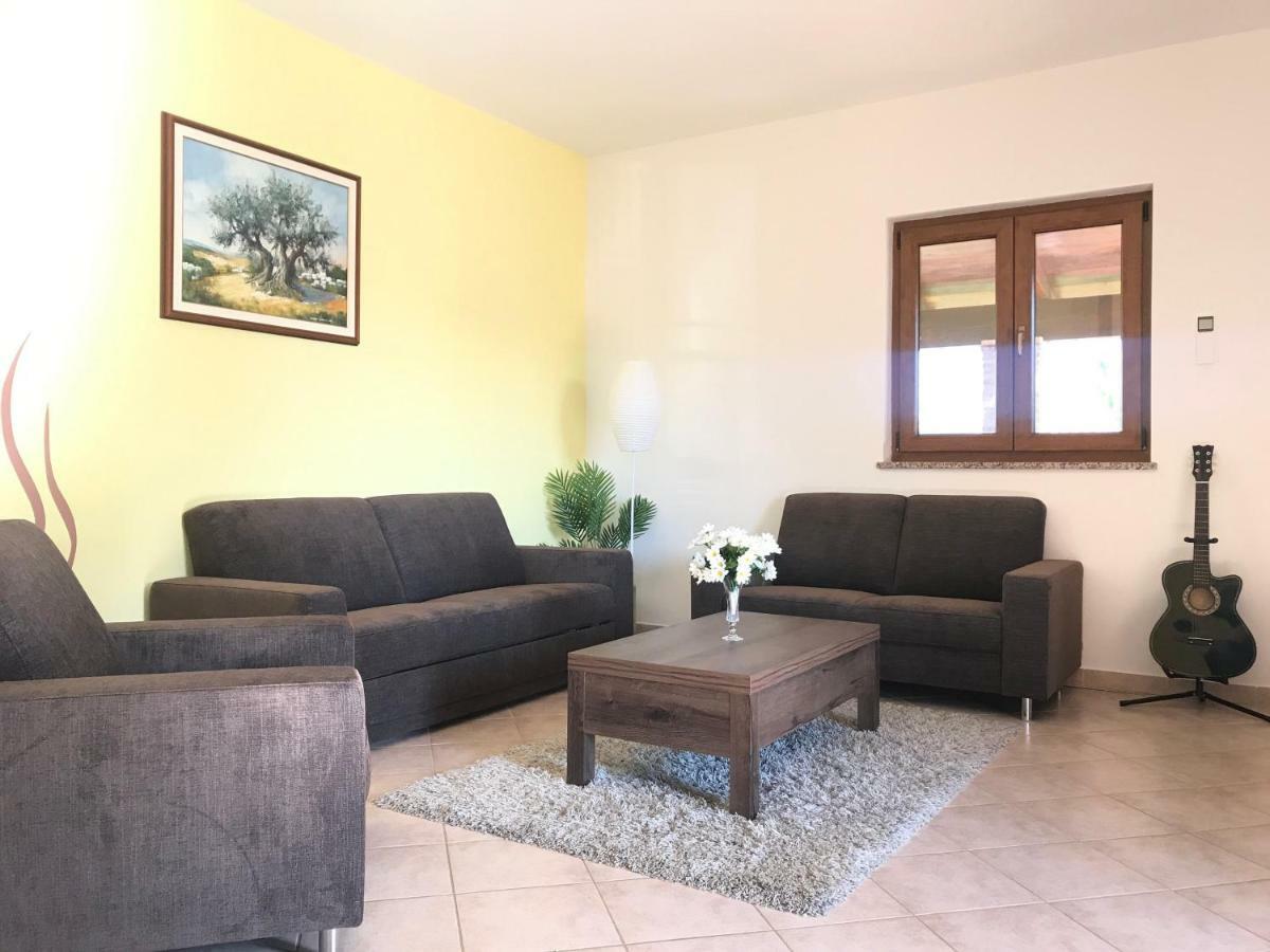 Villa Daisy Tar-Vabriga Kültér fotó
