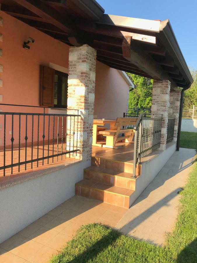 Villa Daisy Tar-Vabriga Kültér fotó