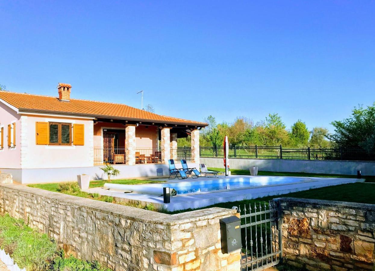 Villa Daisy Tar-Vabriga Kültér fotó
