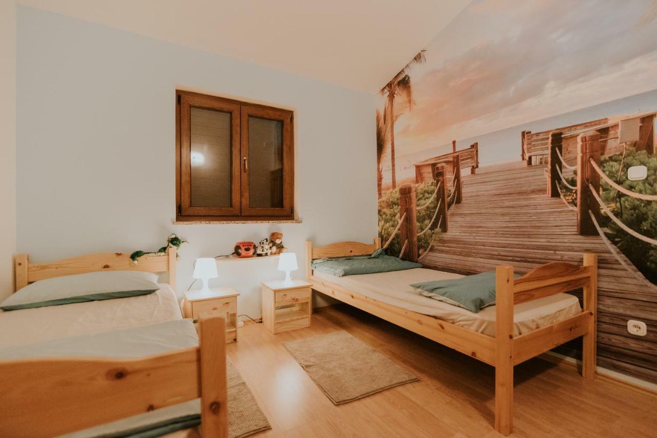 Villa Daisy Tar-Vabriga Kültér fotó