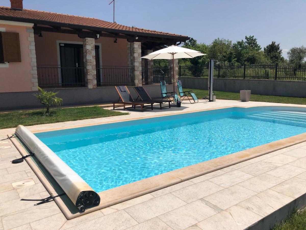 Villa Daisy Tar-Vabriga Kültér fotó