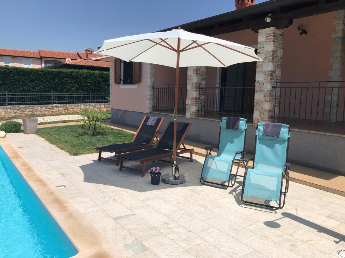 Villa Daisy Tar-Vabriga Kültér fotó